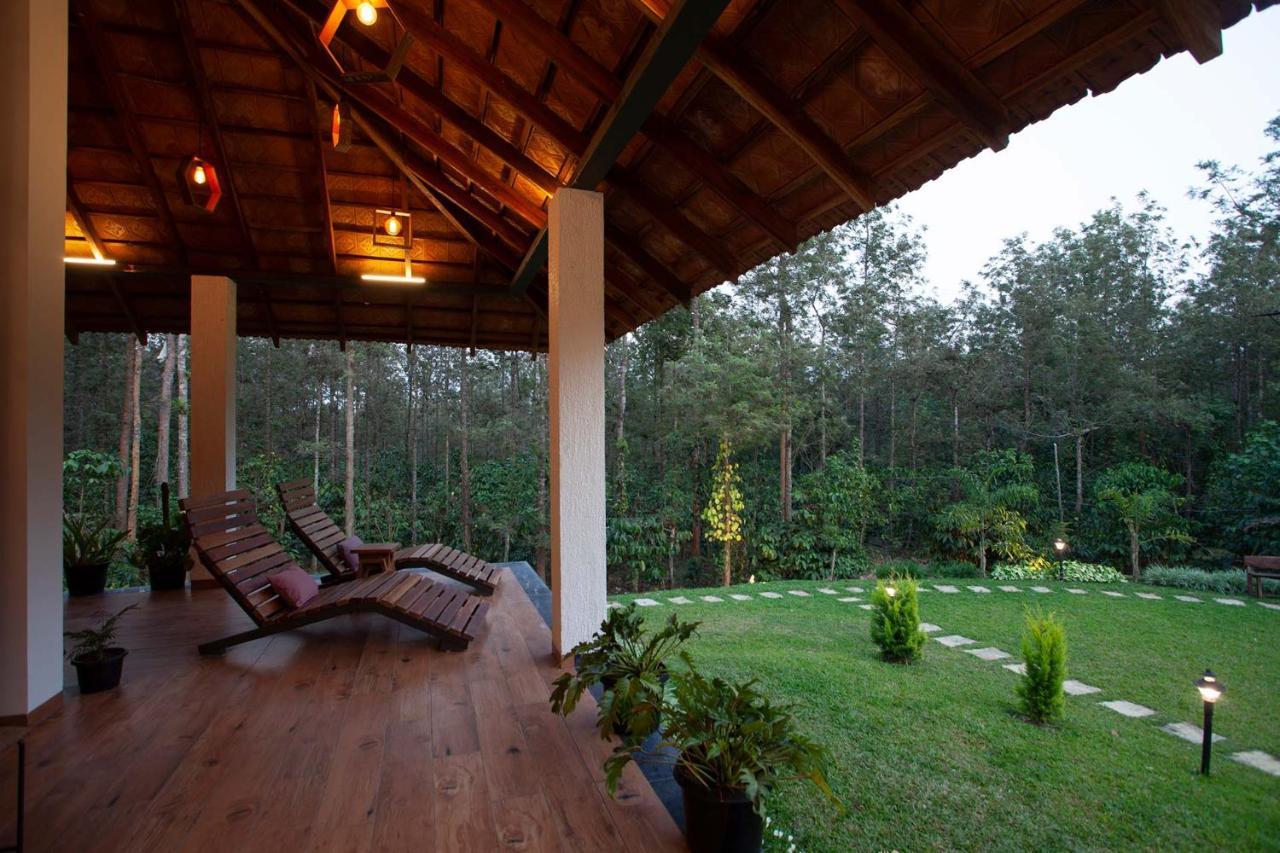 Stayvista At Cedar - Strelitzia 2Bhk With Breakfast And Jacuzzi Chikmagalur Exterior photo
