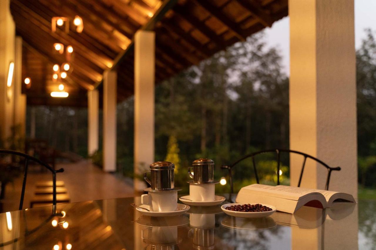 Stayvista At Cedar - Strelitzia 2Bhk With Breakfast And Jacuzzi Chikmagalur Exterior photo