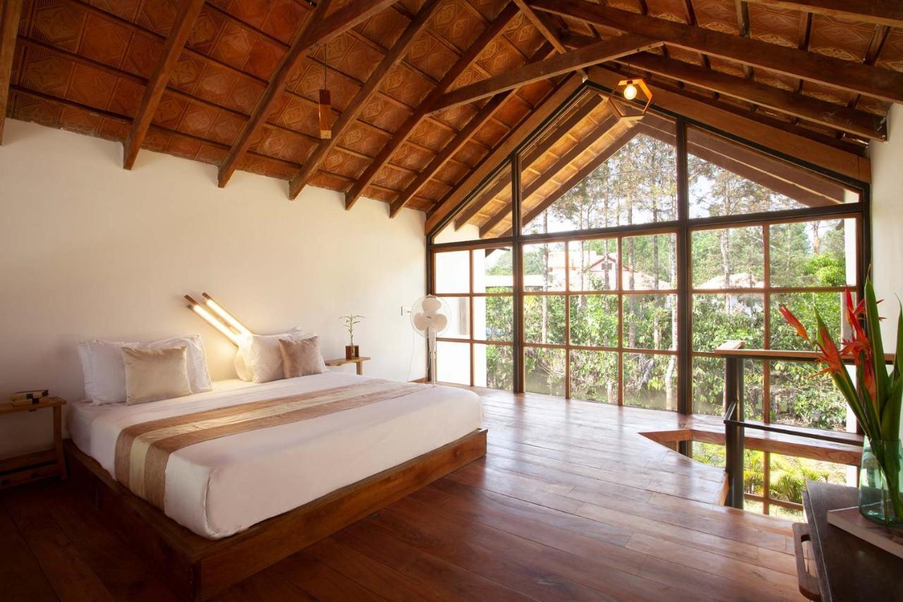 Stayvista At Cedar - Strelitzia 2Bhk With Breakfast And Jacuzzi Chikmagalur Exterior photo